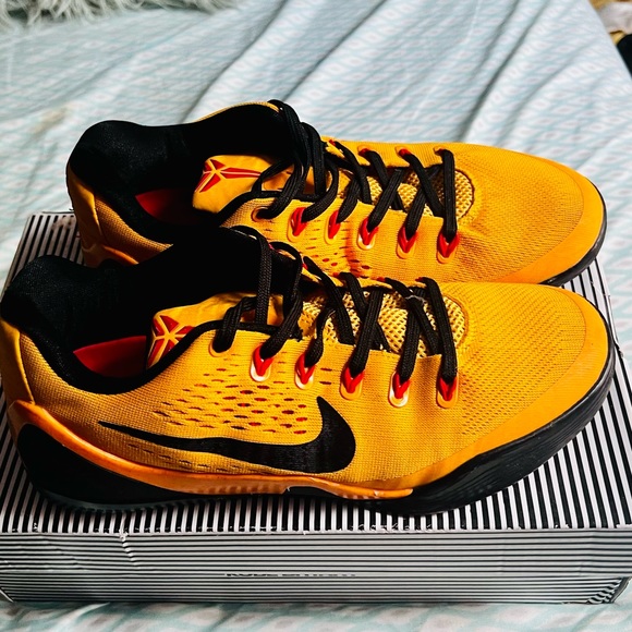 Kobe 9 Bruce Lee. Size 7 men’s - Picture 2 of 7